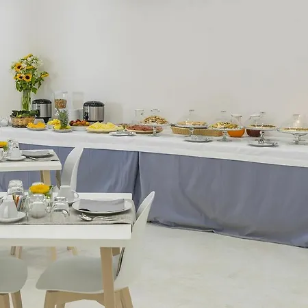 Hotel Viamonti 3*