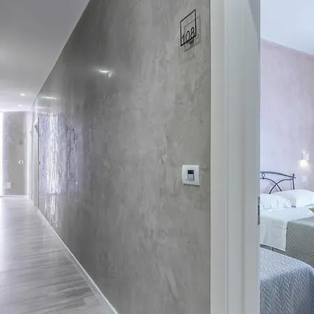 Hotel Viamonti 3*
