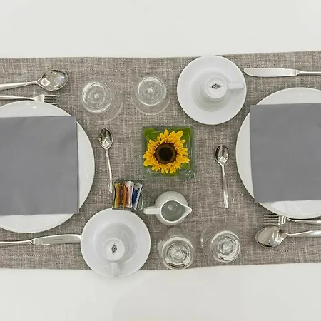 Hotel Viamonti 3*