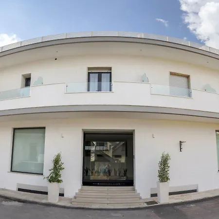 Hotel Viamonti 3*