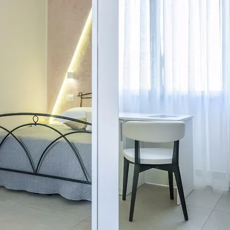 Hotel Viamonti 3*